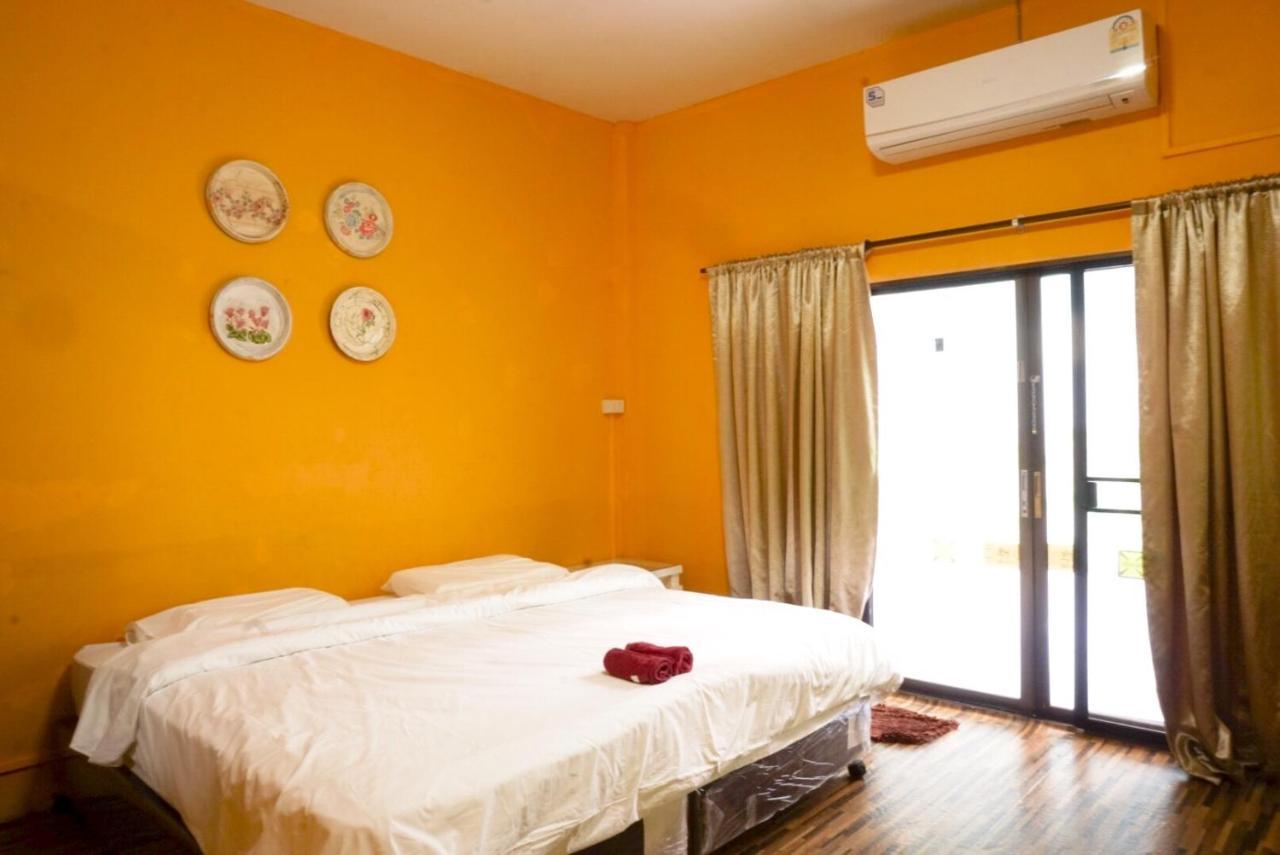 Chongrak Guesthouse Чиангмай Экстерьер фото